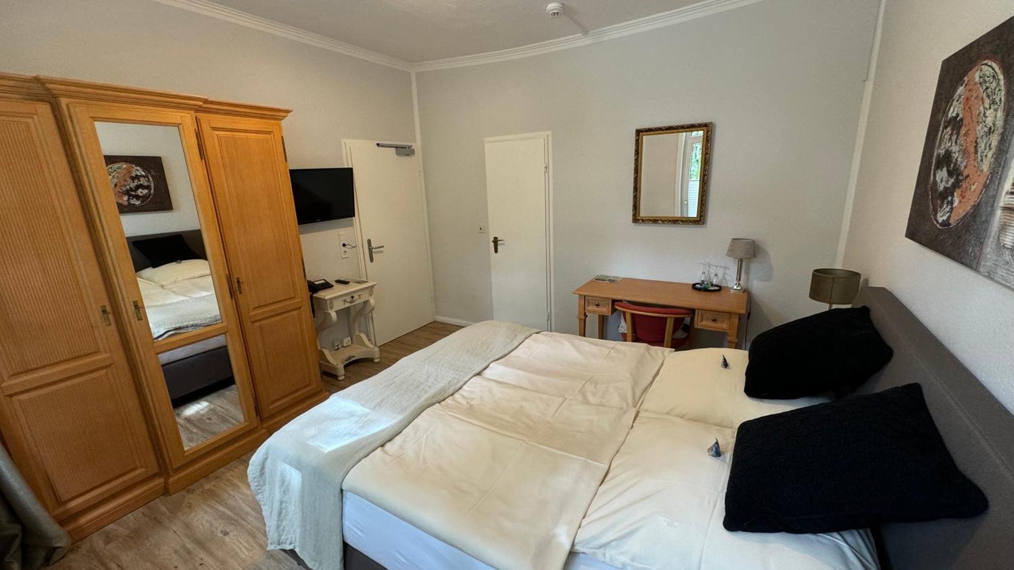 Goethe Hotel Bad Pyrmont Pokoj fotografie