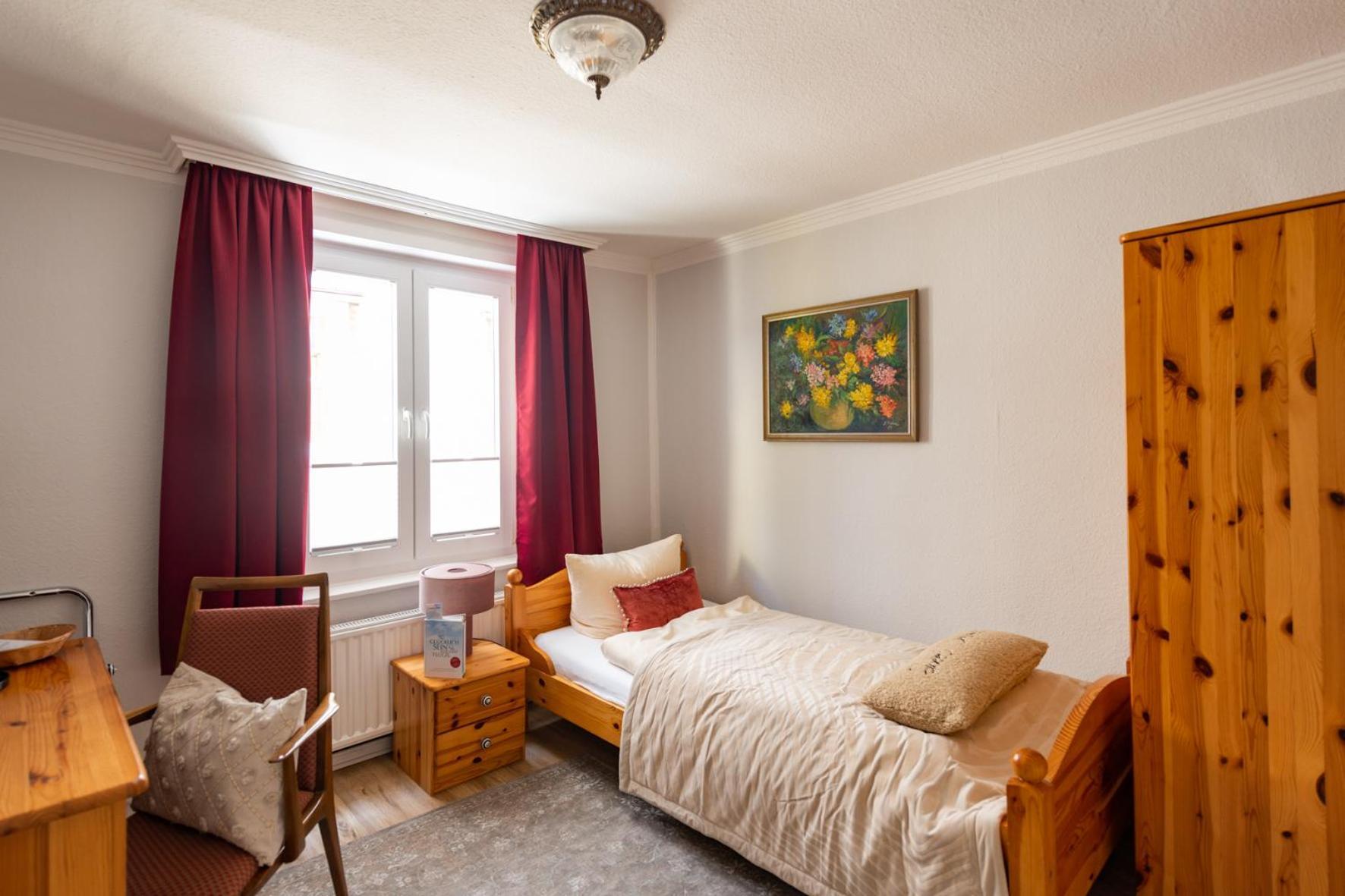 Goethe Hotel Bad Pyrmont Pokoj fotografie